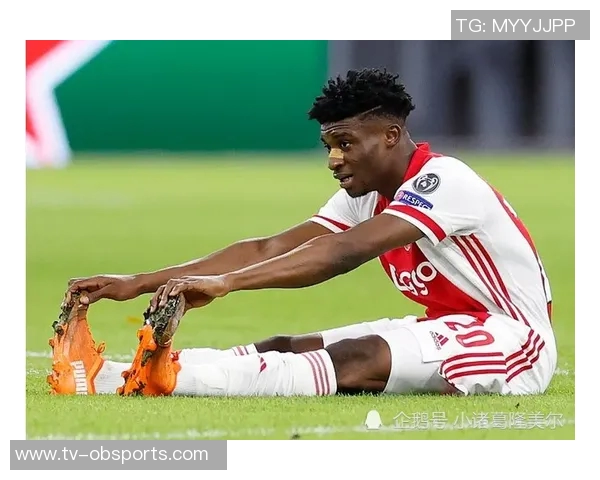 阿贾克斯对曼联中场乌加特表现出兴趣尚未正式报价