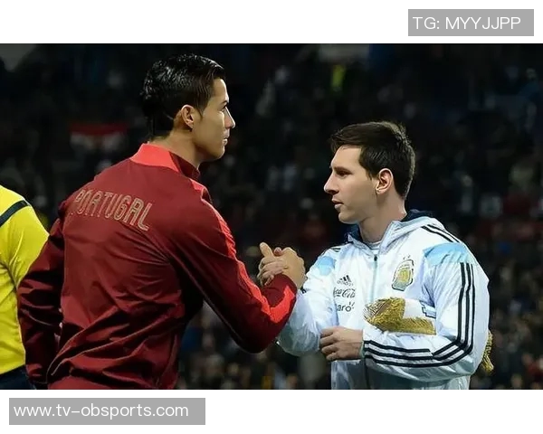 梅西与滕杜卡尔同框合影传奇球星互赠10号球衣展现友谊 梅西与滕杜卡尔同框合影传奇球星互赠10号球衣展现友谊