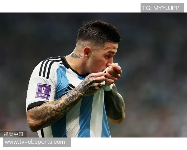 阿根廷国家队宣布恩佐因右膝滑膜炎缺席巡回赛名单调整 阿根廷国家队宣布恩佐因右膝滑膜炎缺席巡回赛名单调整