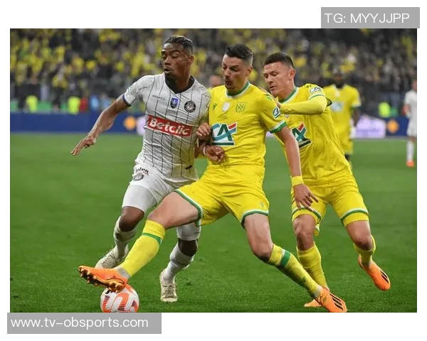 荷兰足协宣布因大雪天气推迟荷乙赛事荷甲比赛暂时不受影响继续进行